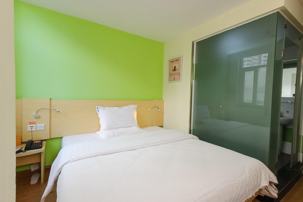 7Days Inn Guangzhou New Tianhe Park Exterior photo